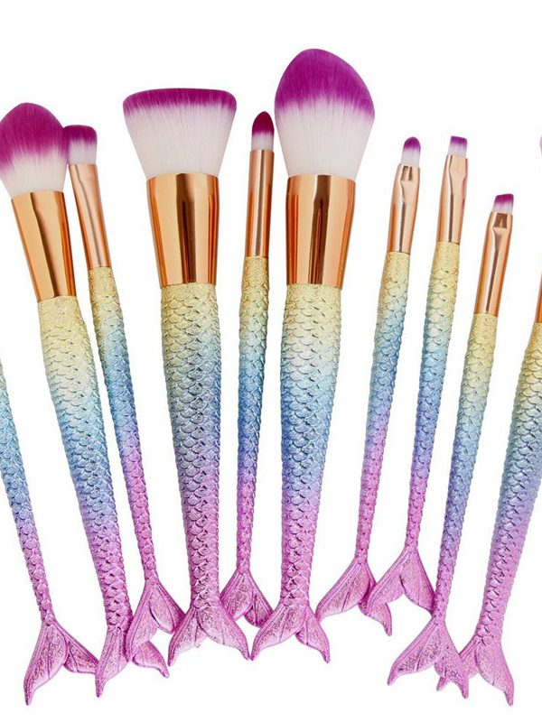 Makeup fishtail brush