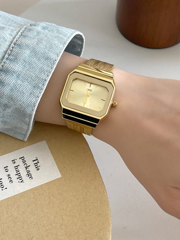 Square Elegant Small Golden Watch Retro Design