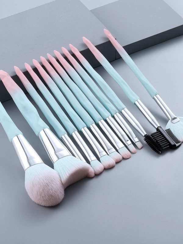 Diamond handle makeup brush