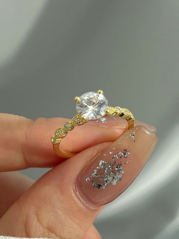 Female Zircon Refined And Simple Ring