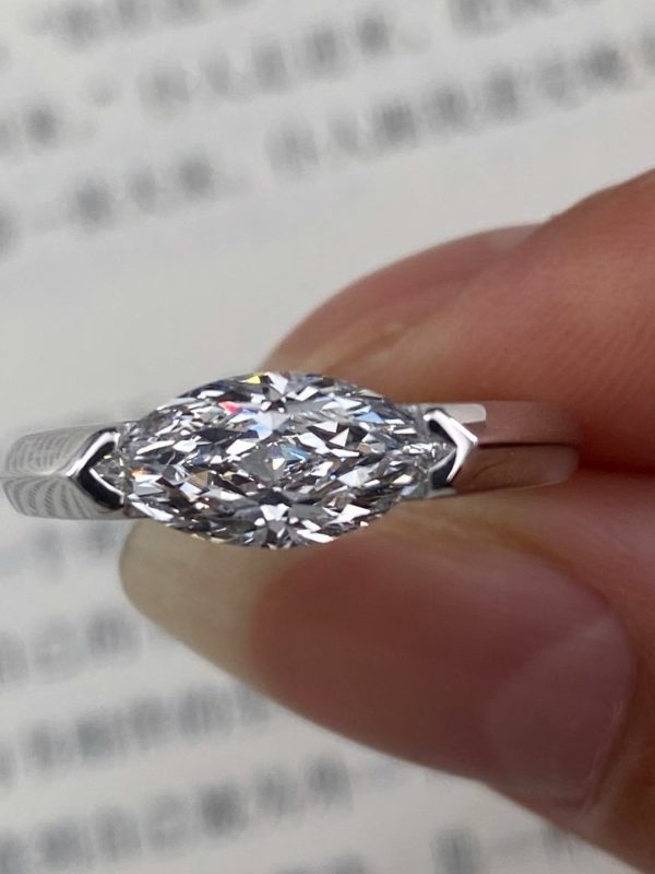 Light Luxury All-match Daily Suspension Horse Eye Sparking Zirconium Fashion Ring Horse Eye Diamond Ring