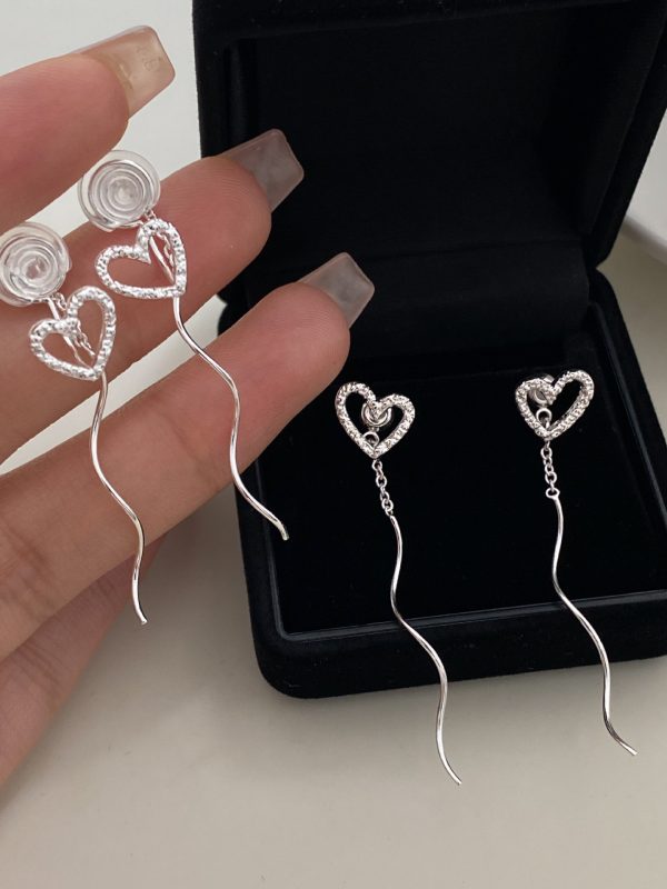 Long Asymmetric Hollow Wave Light Luxury Versatile Ear Clips